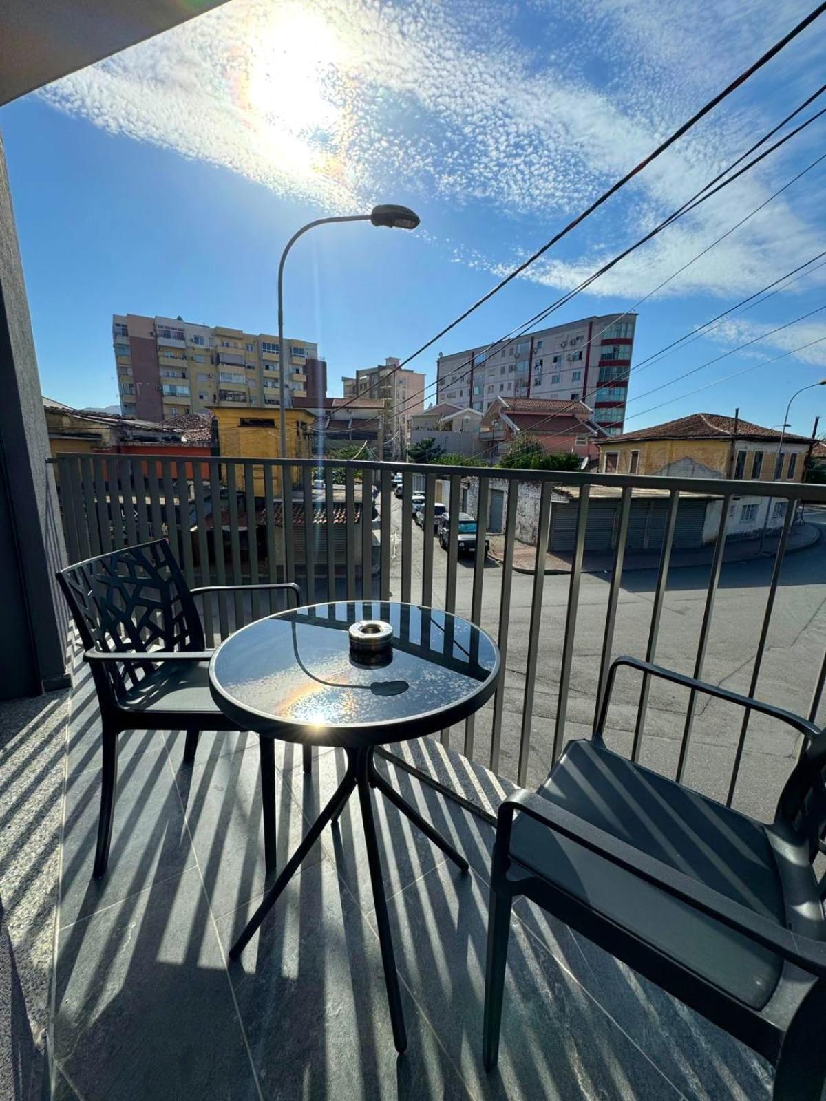 Apartment In City Center Шкодер Экстерьер фото
